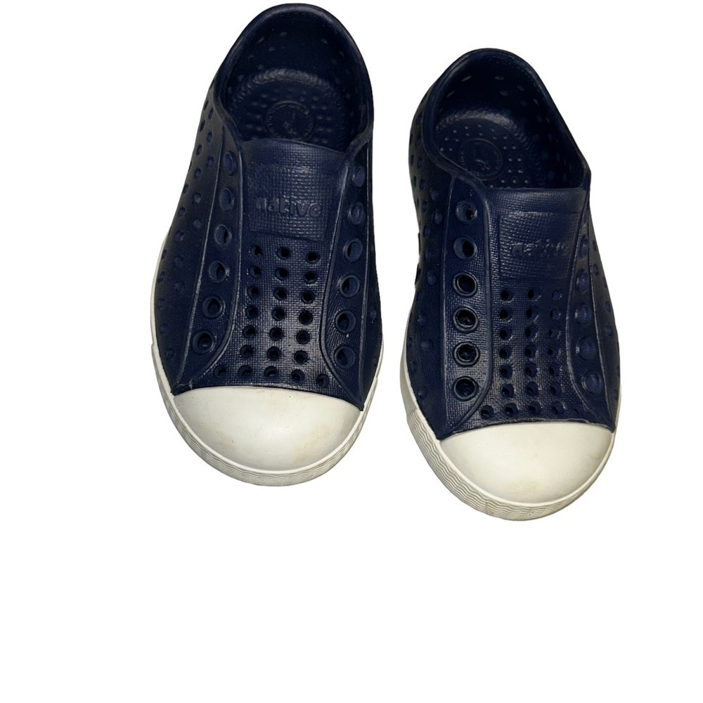 Native Jefferson Slip On Sneaker Boys child Size C6 Casual Comfort Water Shoes
